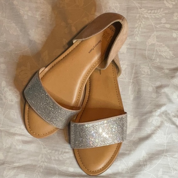 Cute tan, sparkly sandals size 10 - Picture 6 of 6